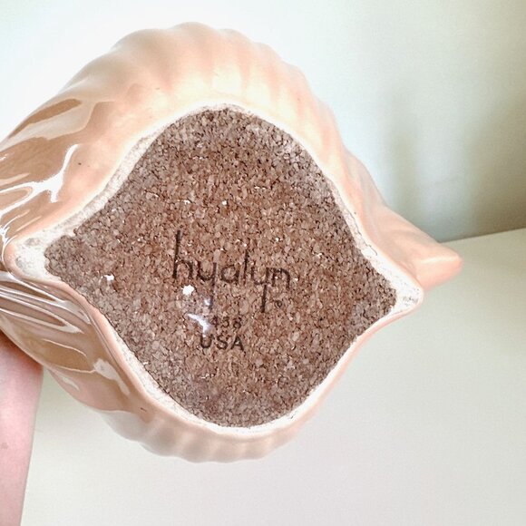 HYALYN POTTERY CLAMSHELL VASE 438 MADE IN USA PALE PEACH - Picture 9 of 9